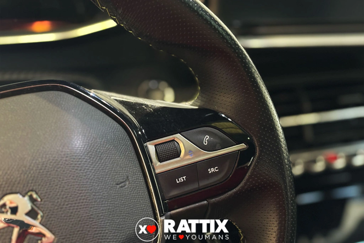 PEUGEOT 2008 ii 2020 e-2008 GT 100kW